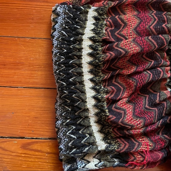 Knit pattern scarf - Picture 4 of 7